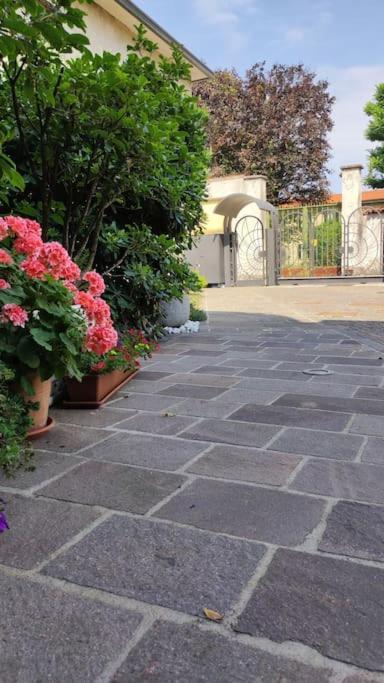 Prestigioso Appartamento Di 70Mq Vicino Milano Legnano Dış mekan fotoğraf